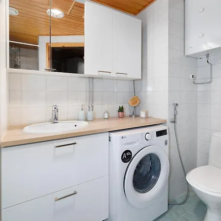 Lejlighed 2br Downtown Apt, Sauna & Sea Views