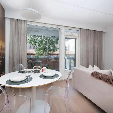 Downtown 2br, Sauna & Sea View Balcony * Όουλου