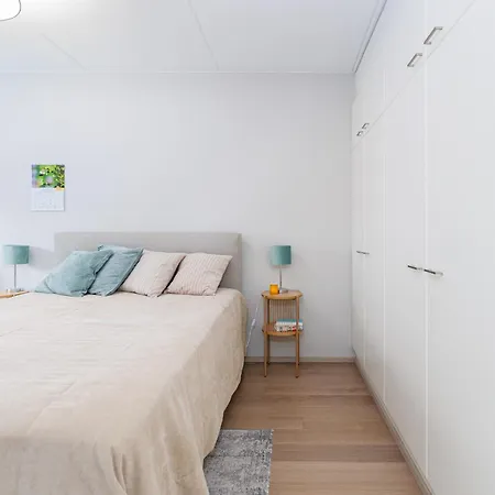 2br Downtown Apt, Sauna & Sea Views
