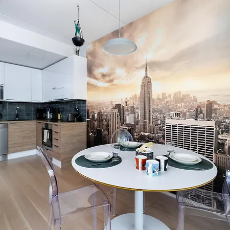 Διαμέρισμα Downtown 2br, Sauna & Sea View Balcony *